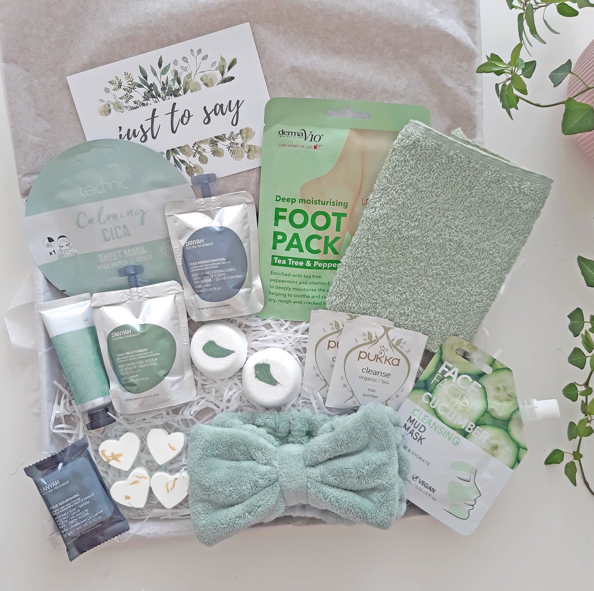 Vegan Hamper for Her | Thoughtfully Curated Pamper Gifts For Vegans
