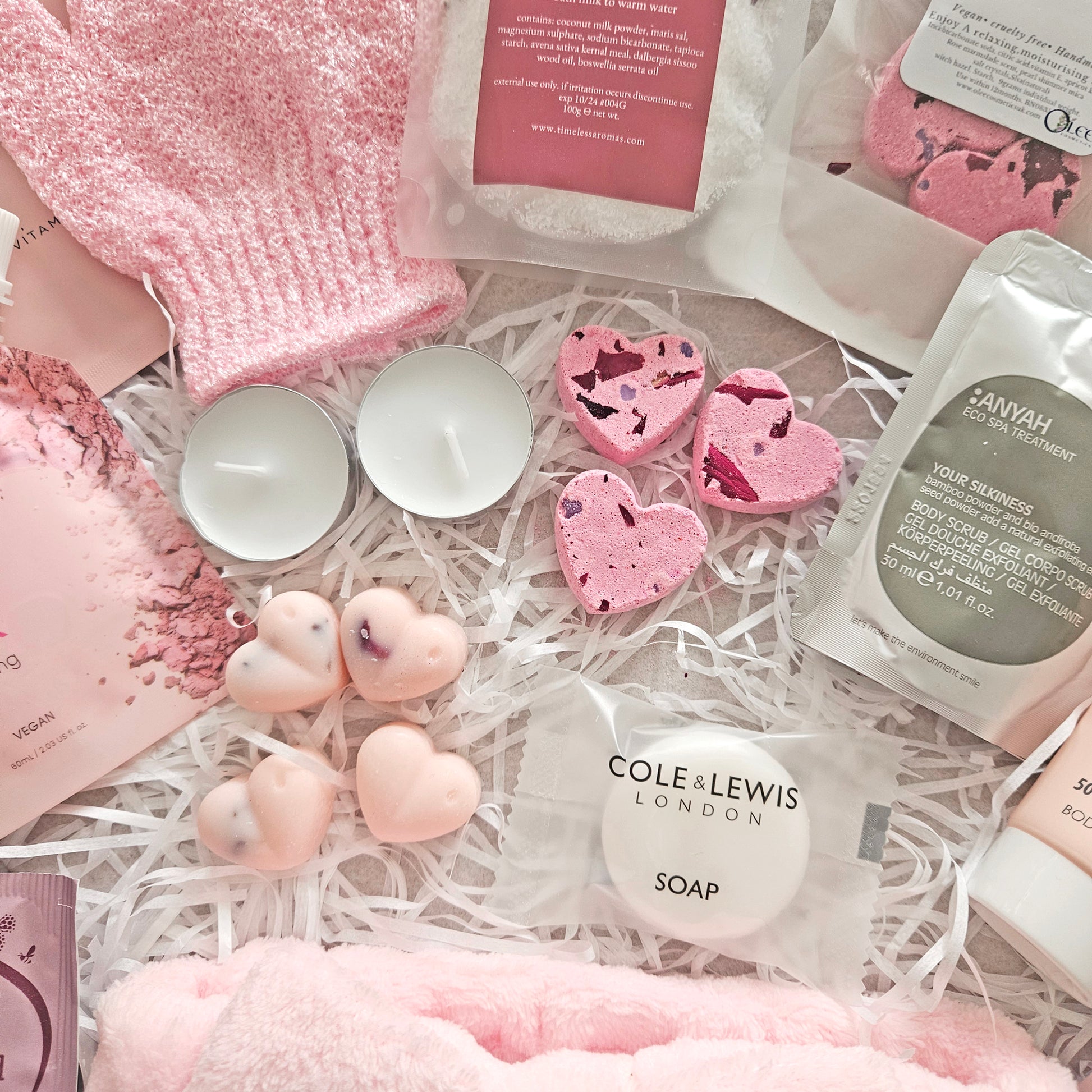 Pink luxury self care package | Pink gift hampers for ladies