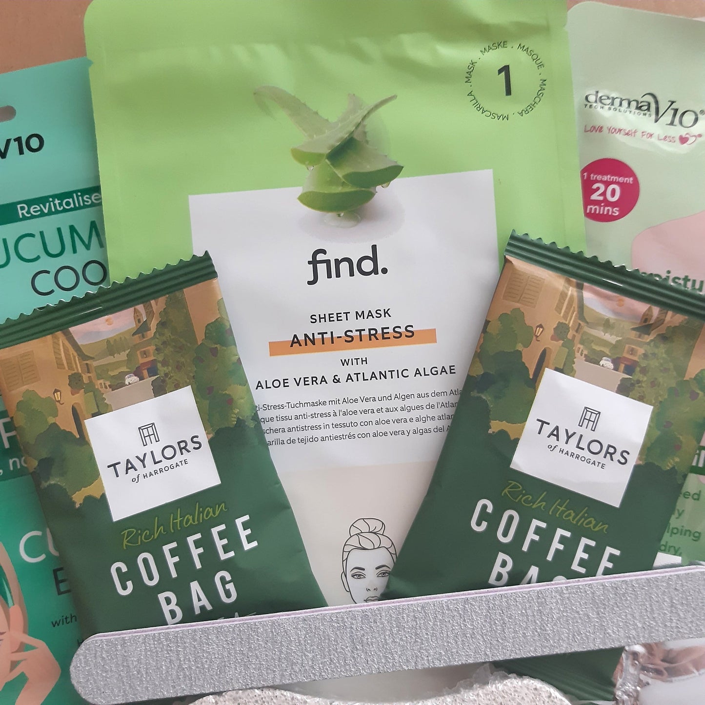 Green Serenity Pamper Box | Luxury self care gifts for female friends