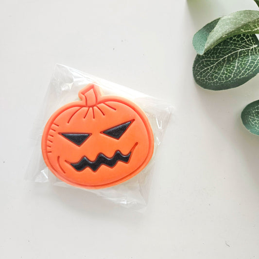 HALLOWEEN PUMPKIN ICED BISCUIT