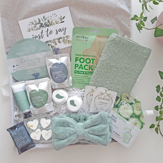 Vegan Hamper for Her | Thoughtfully Curated Pamper Gifts For Vegans 