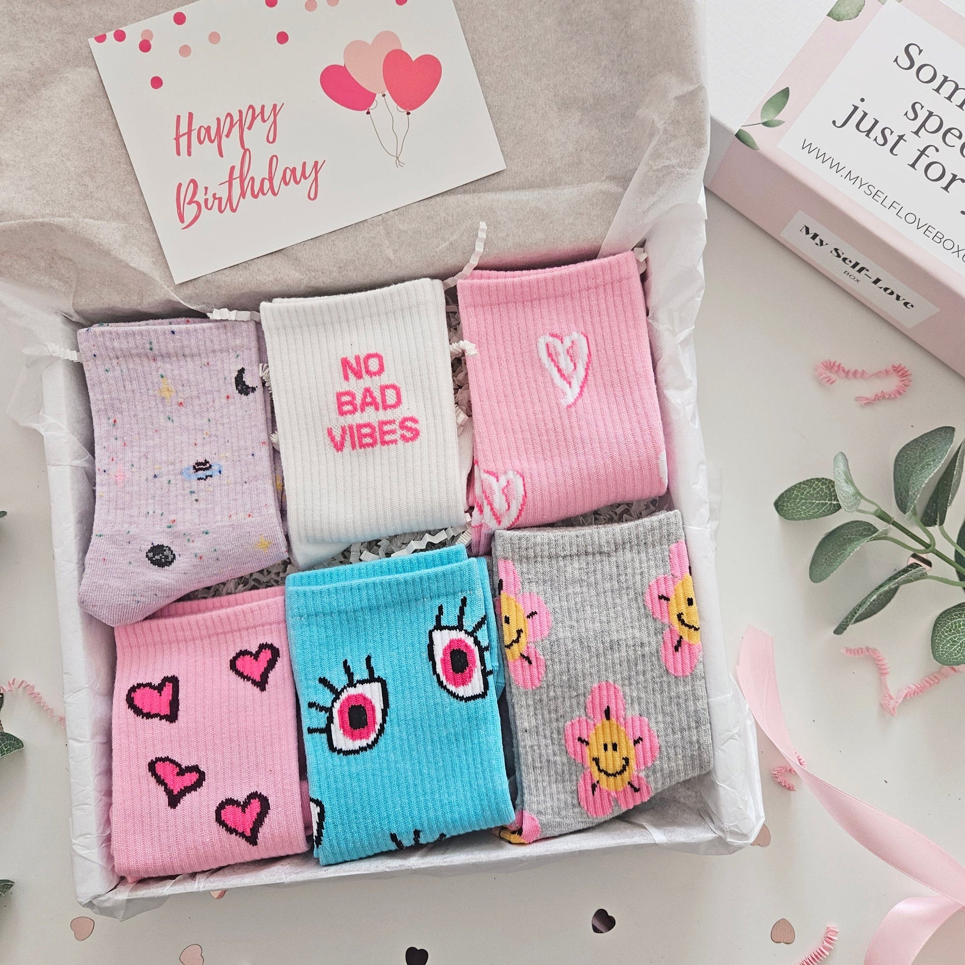 SOCKS GIFT BOX - 6 DESIGNS