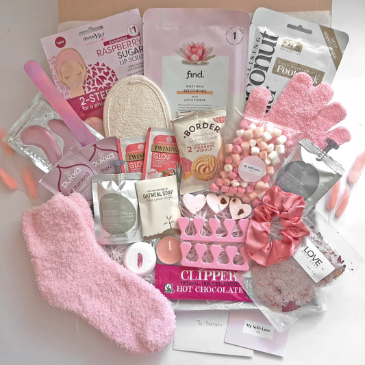 luxury home spa day gift box. Luxury pink pamper hamper gift dfor women. Perfect as a birthday, thank you, congratulations, get well soon gifts